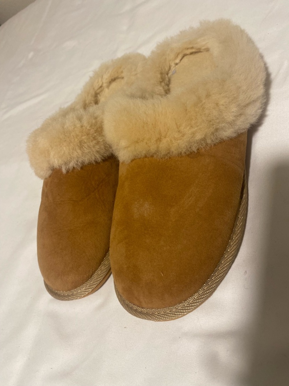 Women's Cozy Shearling-Lined Slip-On Slippers - Chestnut